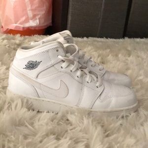 COPY - Nike Air Force 1 High Top Size 4.5 in boys